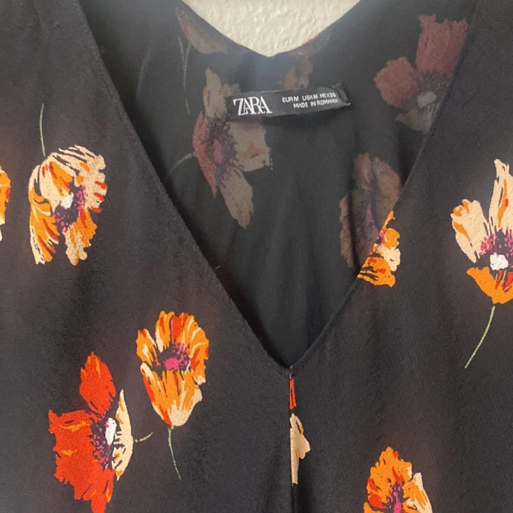 Zara dress - Picture 3 of 3